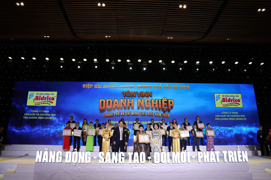 bidrico-nhan-giai-thuong-doanh-nghiep-tieu-bieu